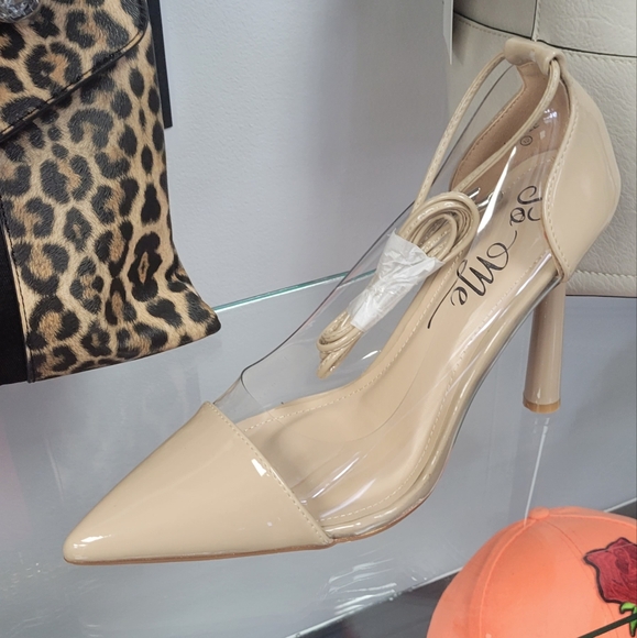 Shoes - Picture 2 of 4